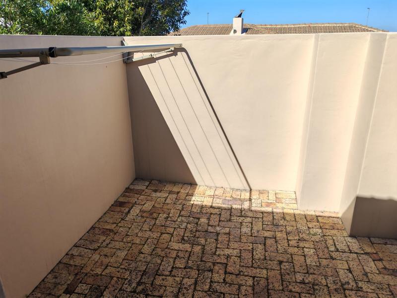 To Let 2 Bedroom Property for Rent in Chanteclair Western Cape